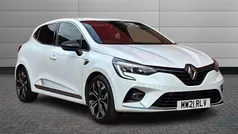Quartz white Used 2021 Renault Clio V Hatchback | £11,995 (Fair price)