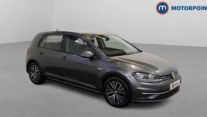 Used VW Golf VII SE 131 HP (96 kW) 2018 Hatchback