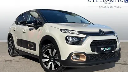 Used Citroën C3 PureTech 83 HP (61 kW) 2022 Red Hatchback