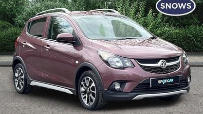 Usado Vauxhall Viva Rocks 73 HP (53 kW) 2019 Vermelho Citadino