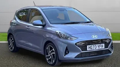Used Hyundai i10 Premium 84 HP (61 kW) 2024 Blue Hatchback