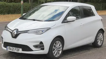 Used Renault Zoe Business 80 kW (109 HP) 2021 White Hatchback