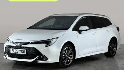 Used Toyota Corolla Design 140 HP (102 kW) 2023 White Estate