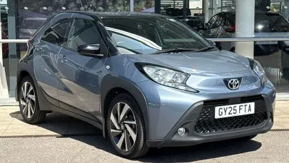 Used Toyota Aygo X 72 HP (52 kW) 2025 Grey SUV
