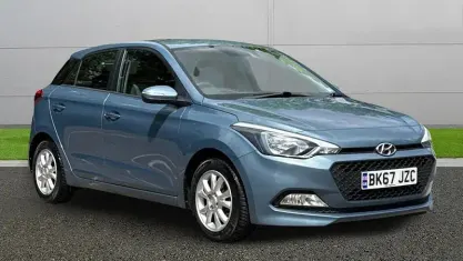 Begagnad Hyundai i20 SE 84 HK (61 kW) 2017 Blå Halvkombi