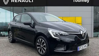 Used Renault Clio V Iconic 90 HP (66 kW) 2022 Hatchback