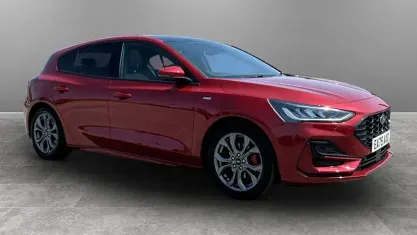 Used Ford Focus ST-Line 155 HP (114 kW) 2025 Red Hatchback