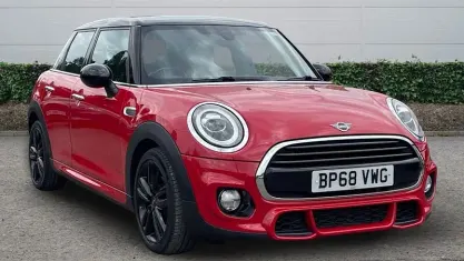 Used Mini Cooper Hatch 136 HP (100 kW) 2018 Red Hatchback