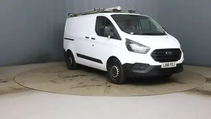 Used Ford Transit Custom 105 HP (77 kW) 2018 White Van
