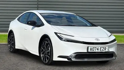 Used Toyota Prius 223 HP (164 kW) 2024 White Hatchback
