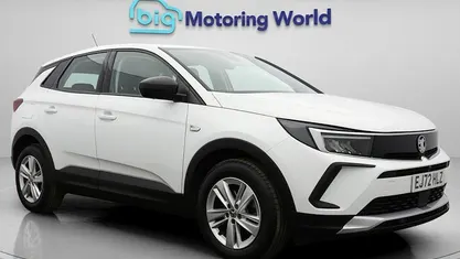 Used Vauxhall Grandland X S 131 HP (96 kW) 2021 White SUV