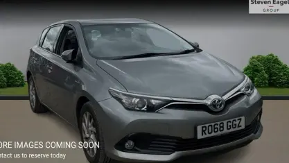 Usado Toyota Auris Hybrid 136 HP (100 kW) 2019 Citadino