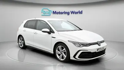 Used VW Golf VIII R-line 150 HP (110 kW) 2023 White Hatchback