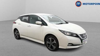 Begagnad Nissan Leaf Tekna 160 kW (218 HK) 2021 Vit Halvkombi