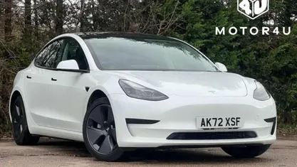 White Used 2022 Tesla Model 3 RWD Sedan | £14,990 (Fair price)
