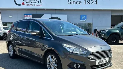 Begagnad Ford S-MAX Titanium 180 HK (132 kW) 2018 Minibuss
