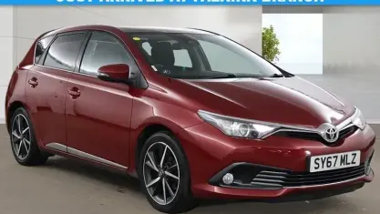 Used Toyota Auris Design 116 HP (85 kW) 2017 Red Hatchback