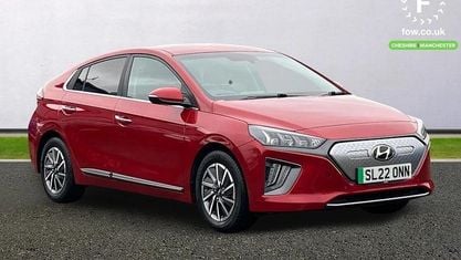 Begagnad Hyundai Ioniq Premium SE 100 kW (136 HK) 2021 Röd Halvkombi