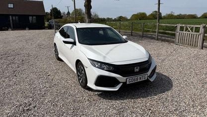 Używany Honda Civic SE 126 KM (92 kW) 2022 Hatchback