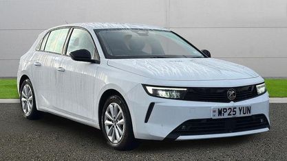 Second-hand Vauxhall Astra Design Edition 131 CP (96 kW) 2025 Alb Hatchback