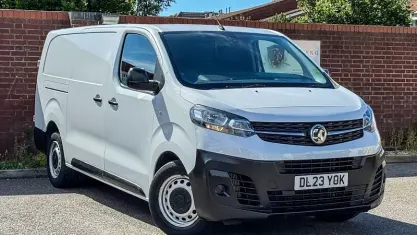 Used Vauxhall Vivaro S 101 HP (74 kW) 2023 White MPV