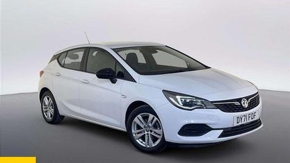 Gebraucht Vauxhall Astra Business Edition 110 PS (80 kW) 2021 Weiß Kleinwagen