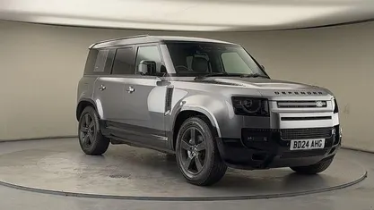 Used Land Rover Defender HSE Dynamic 300 HP (220 kW) 2024 SUV