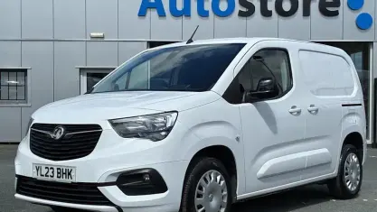 Second-hand Vauxhall Combo 101 CP (74 kW) 2023 Monovolum