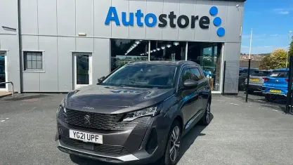 Used Peugeot 5008 Allure Premium 131 HP (96 kW) 2022 SUV