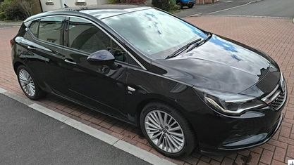 Second-hand Vauxhall Astra Elite 200 CP (147 kW) 2018 Negru Hatchback