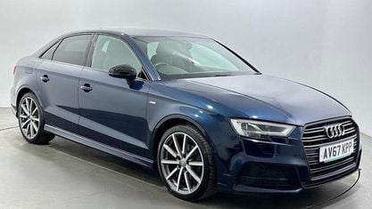 Usado Audi A3 Black Edition 150 HP (110 kW) 2017 Azul Sedan