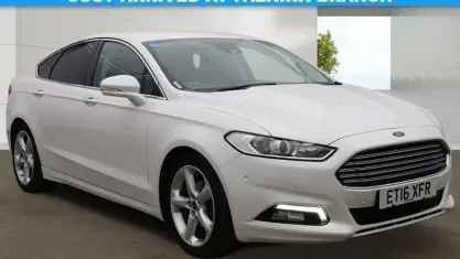Used Ford Mondeo Titanium 180 HP (132 kW) 2016 White Hatchback
