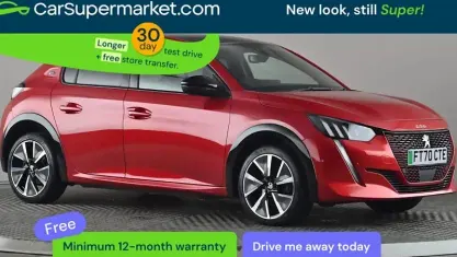 Begagnad Peugeot e-208 Premium 100 kW (136 HK) 2021 Röd Halvkombi