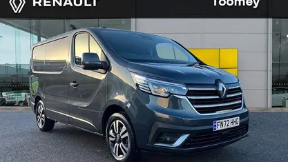 Grey Used 2022 Renault Trafic MPV | £19,995 (Fair price)