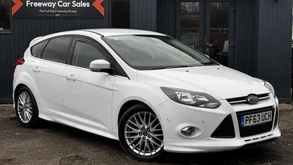 Used Ford Focus Zetec 125 HP (91 kW) 2014 Hatchback