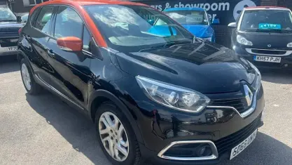 Used Renault Captur Dynamique 90 HP (66 kW) 2016 Black SUV