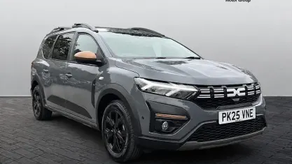 Used Dacia Jogger Extreme 141 HP (103 kW) 2024 Grey MPV