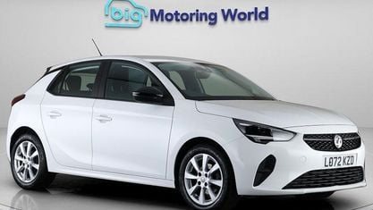Used Vauxhall Corsa Design Edition 75 HP (55 kW) 2022 White Hatchback