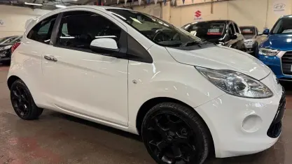 Usado Ford Ka Metall 69 HP (50 kW) 2015 Citadino