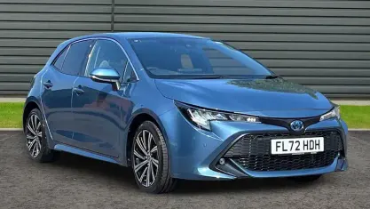 Used Toyota Corolla Design 122 HP (89 kW) 2022 Blue Hatchback