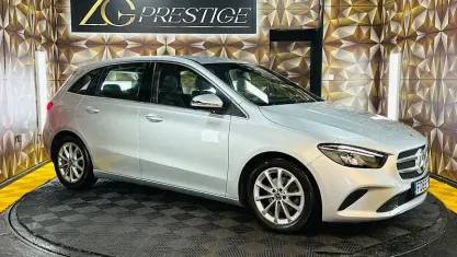 Usado Mercedes B180 136 HP (100 kW) 2022 Monovolume