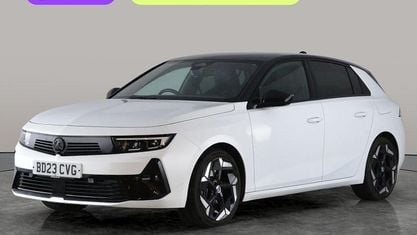 Used Vauxhall Astra GSe 224 HP (164 kW) 2023 White Hatchback