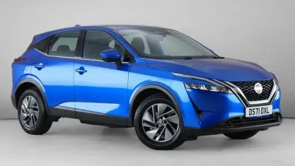 Used Nissan Qashqai Acenta Premium 140 HP (102 kW) 2022 Blue SUV