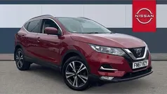 Red Used 2017 Nissan Qashqai N-Connecta SUV | £11,273 (Fair price)