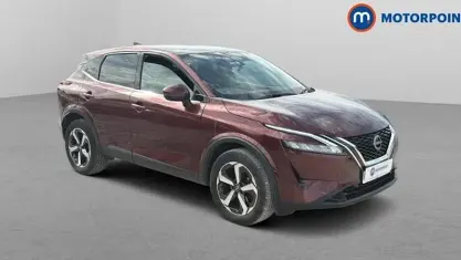 Used Nissan Qashqai N-Connecta 140 HP (102 kW) 2023 Red SUV