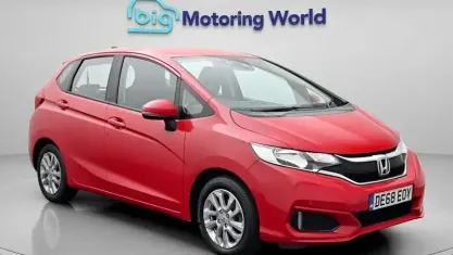 Used Honda Jazz SE 102 HP (75 kW) 2018 Red Hatchback