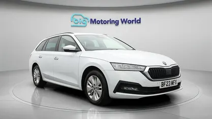 Used Skoda Octavia SE Technology 110 HP (80 kW) 2023 White Estate