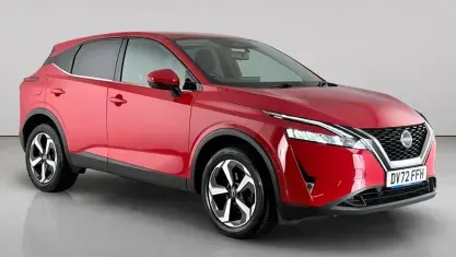 Used Nissan Qashqai N-Connecta 158 HP (116 kW) 2022 Red SUV