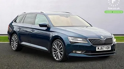 Used Skoda Superb 190 HP (139 kW) 2017 Blue Estate