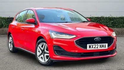 Gebraucht Ford Focus Trend 125 PS (91 kW) 2022 Rot Kleinwagen